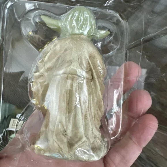 STAR WARS Yoda "Bring You Wisdom" I Will - Statue Figure w/Book Open Box Figure - Picture 11 of 11